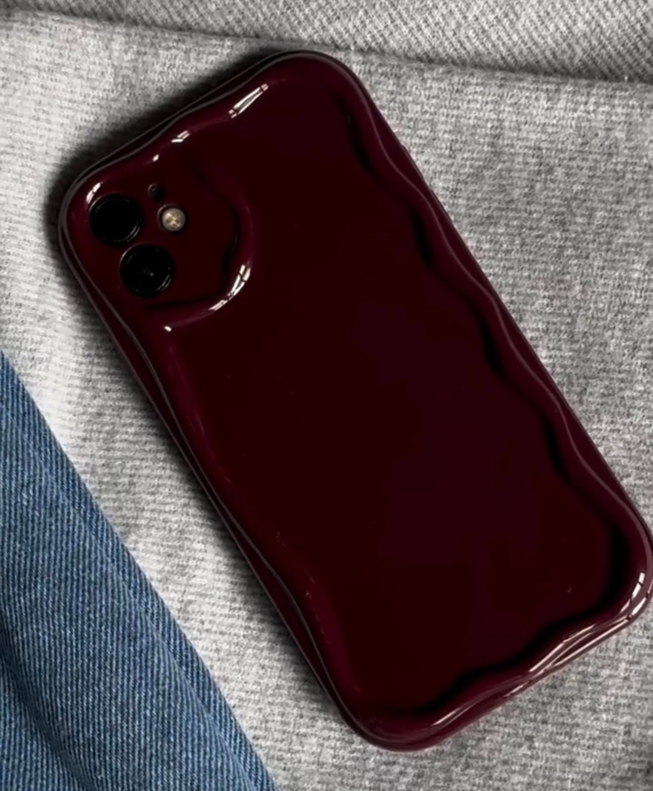 New Burgundy cherry Wavy Case ( Flat 60% OFF)